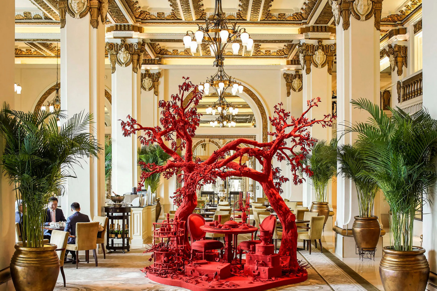 Timothy Paul Myers’s 'Alizarin' on display in the lobby of The Peninsula Hong Kong